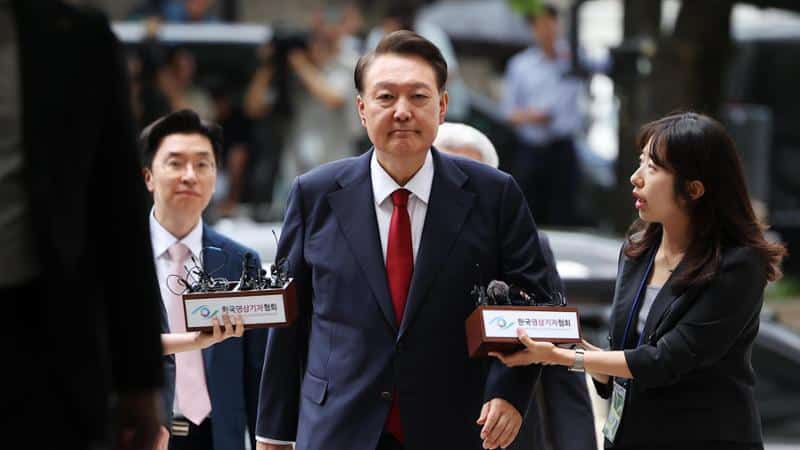 Corea del Sud, ergastolo per l’ex presidente Yoon Suk-yeol: colpevole di insurrezione