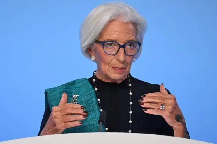 Lagarde: “Resterò alla guida della Bce fino al 2027”