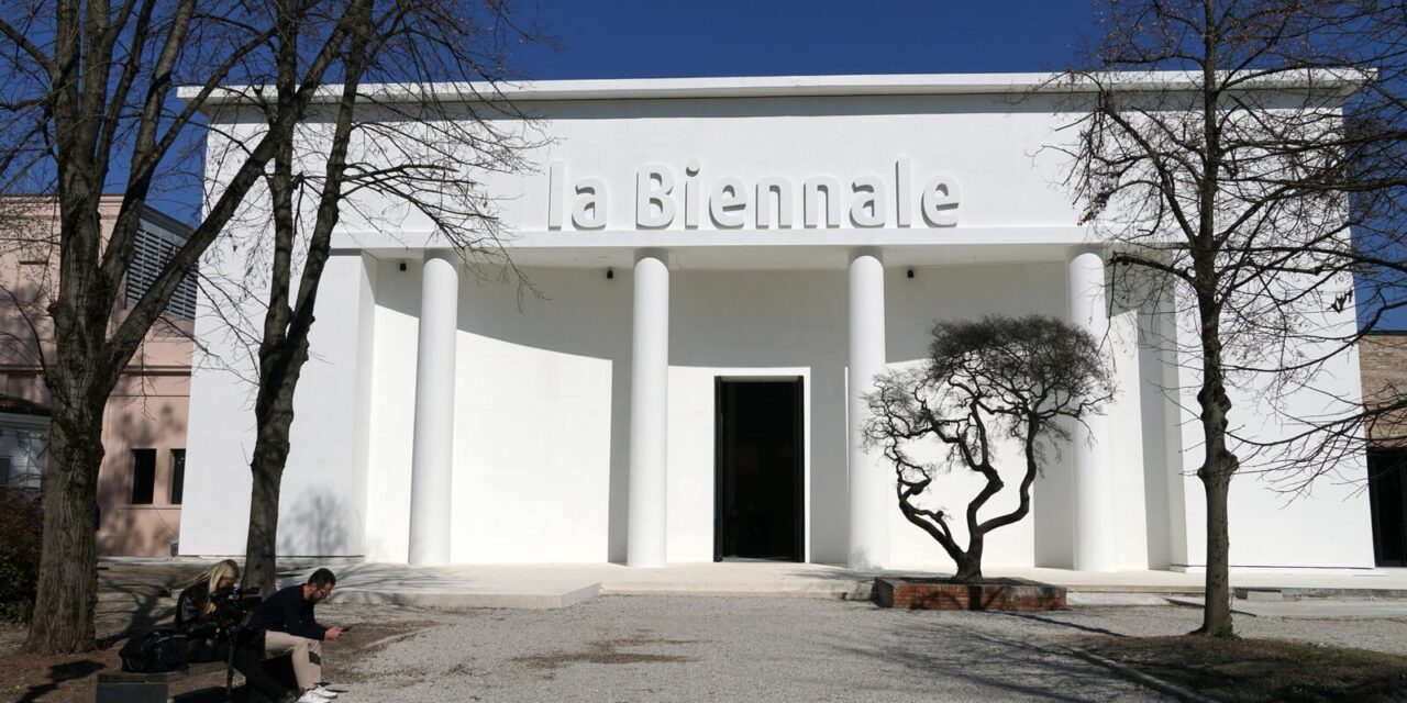 Biennale Arte 2026, il padiglione russo apre tra polemiche e tensioni